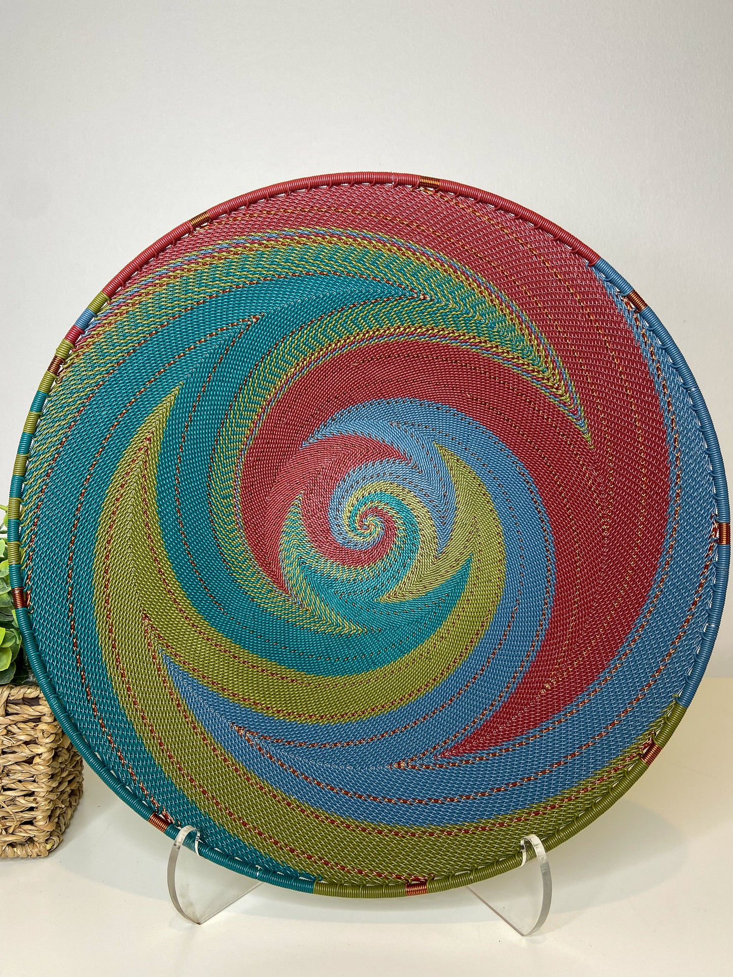 Extra Large Open V Telephone Wire Plate - Turaco