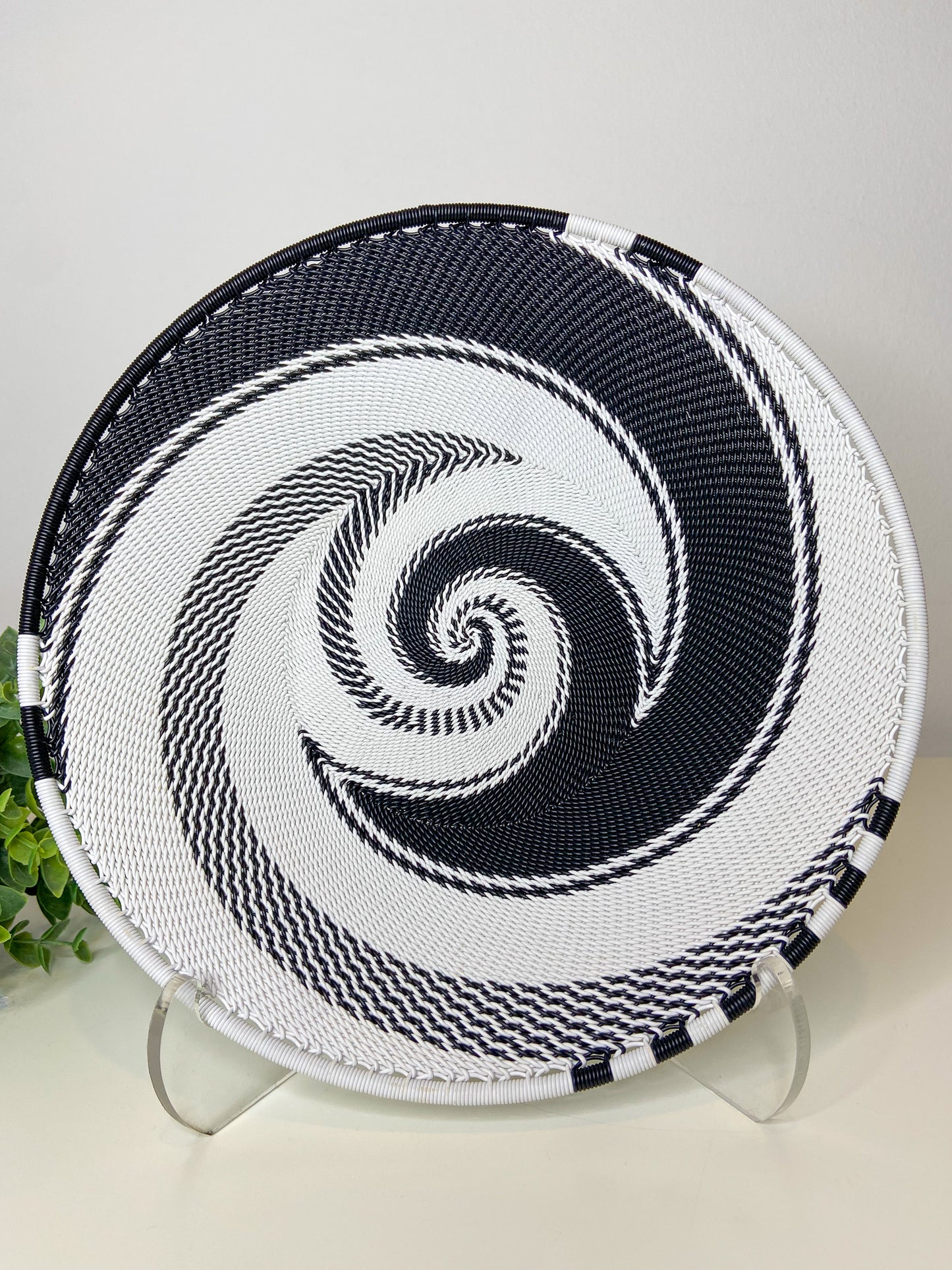 Medium Open V Telephone Wire Plate - Black & White
