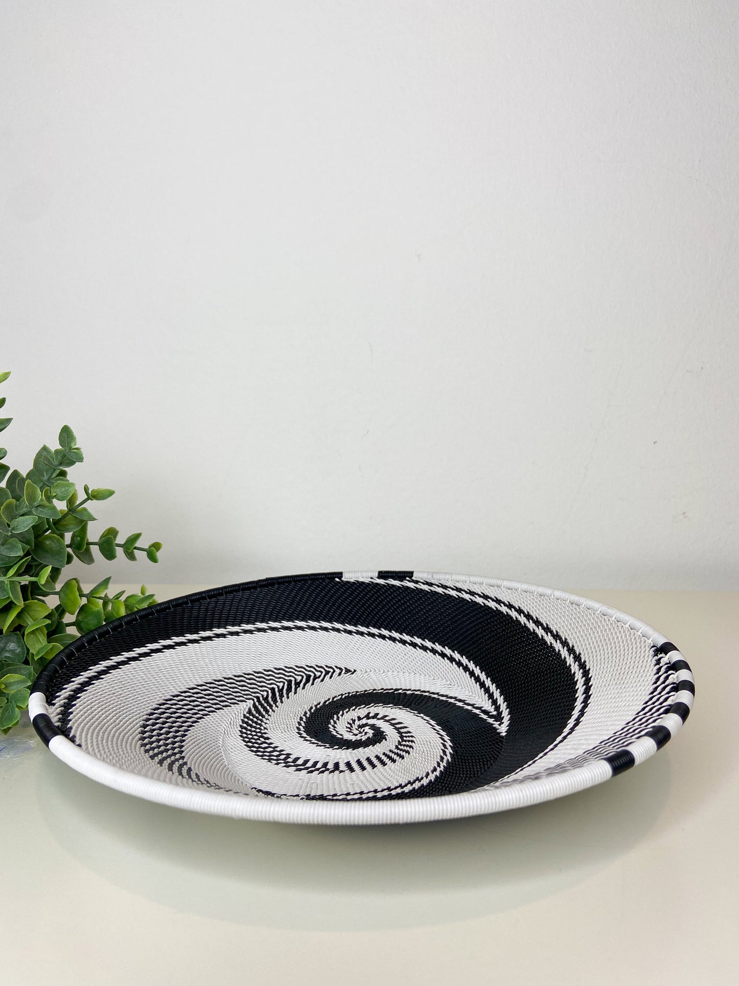 Large Open V Telephone Wire Plate - Black & White