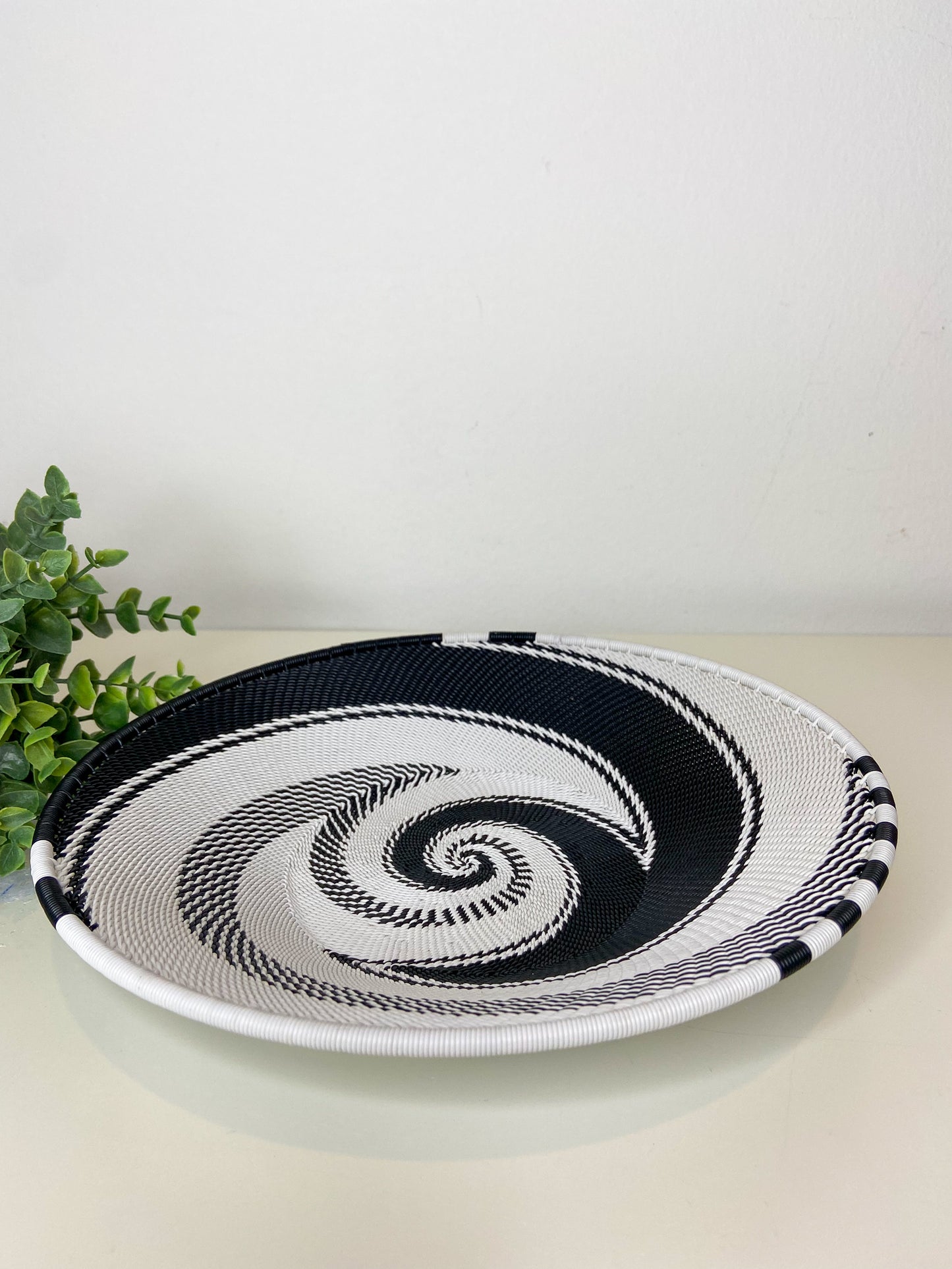 Large Open V Telephone Wire Plate - Black & White