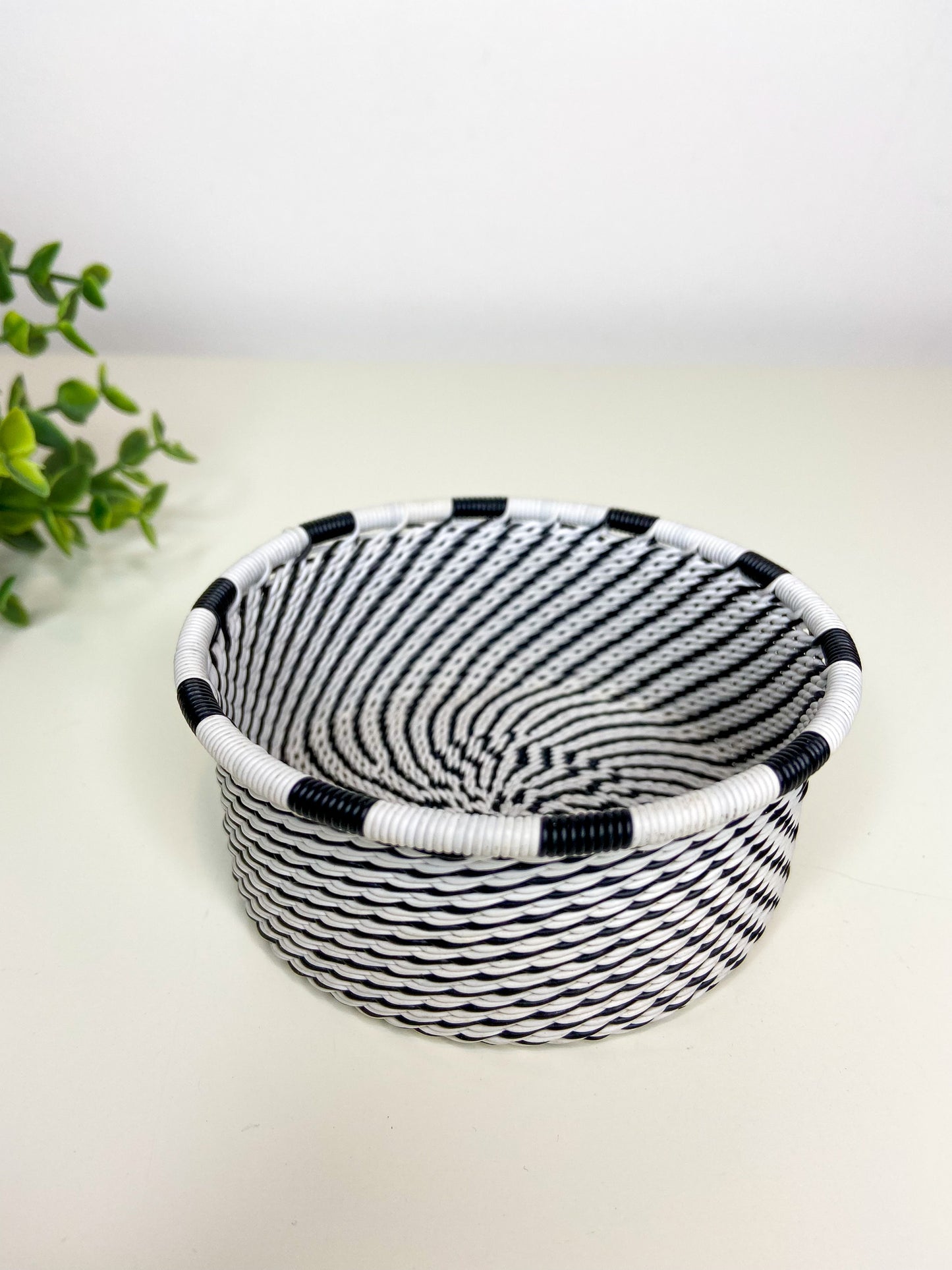 Tuna Tin - Black & White