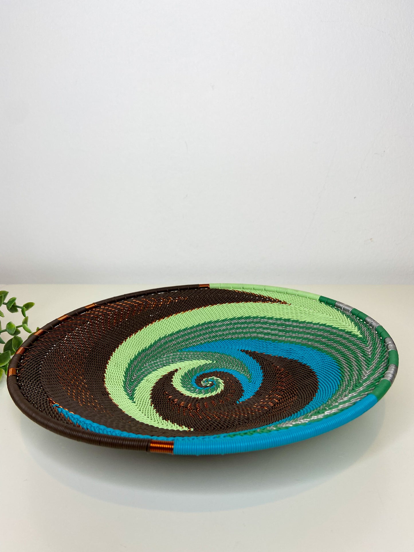 Medium Open V Telephone Wire Plate - African Fern