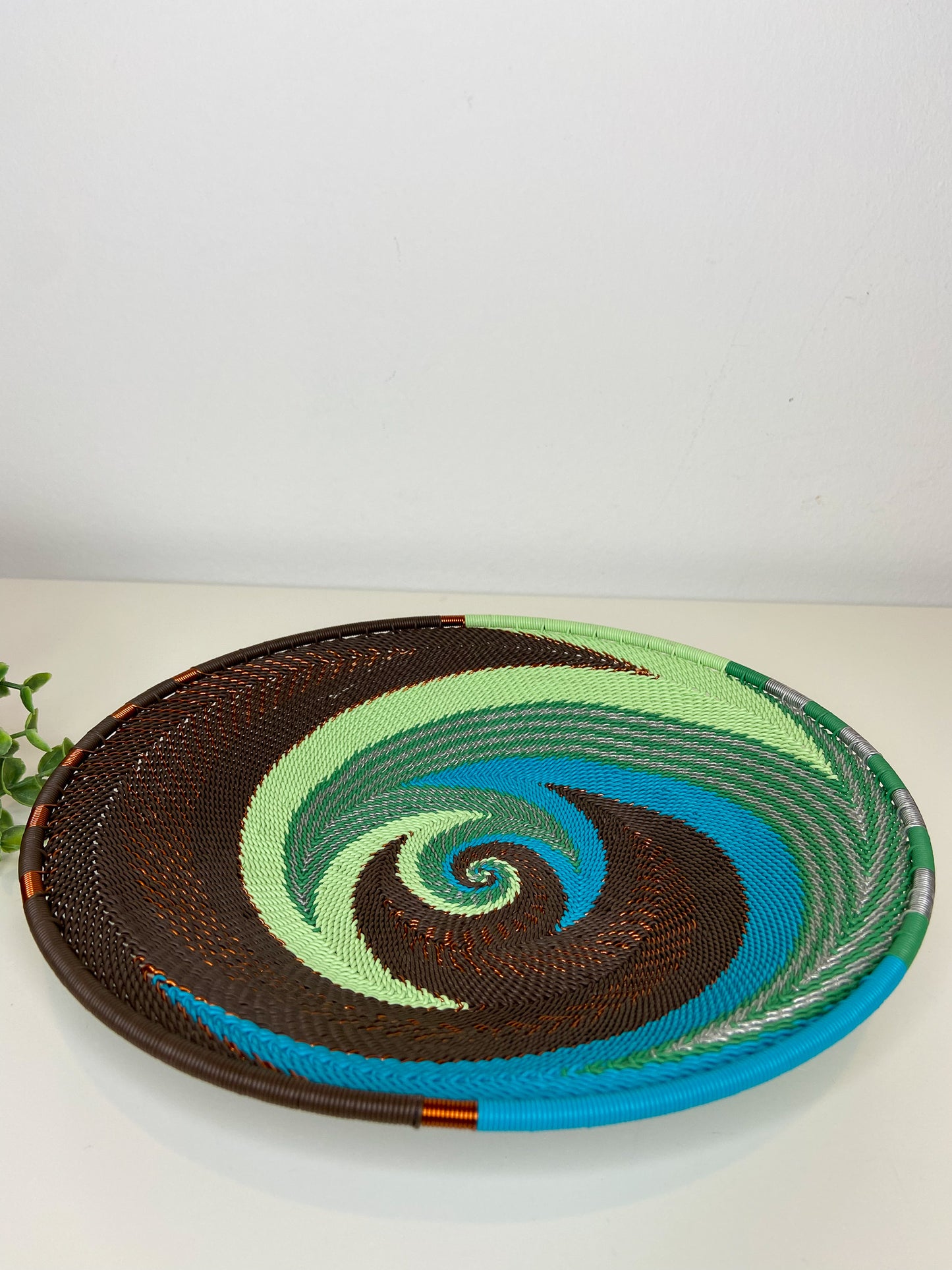 Medium Open V Telephone Wire Plate - African Fern