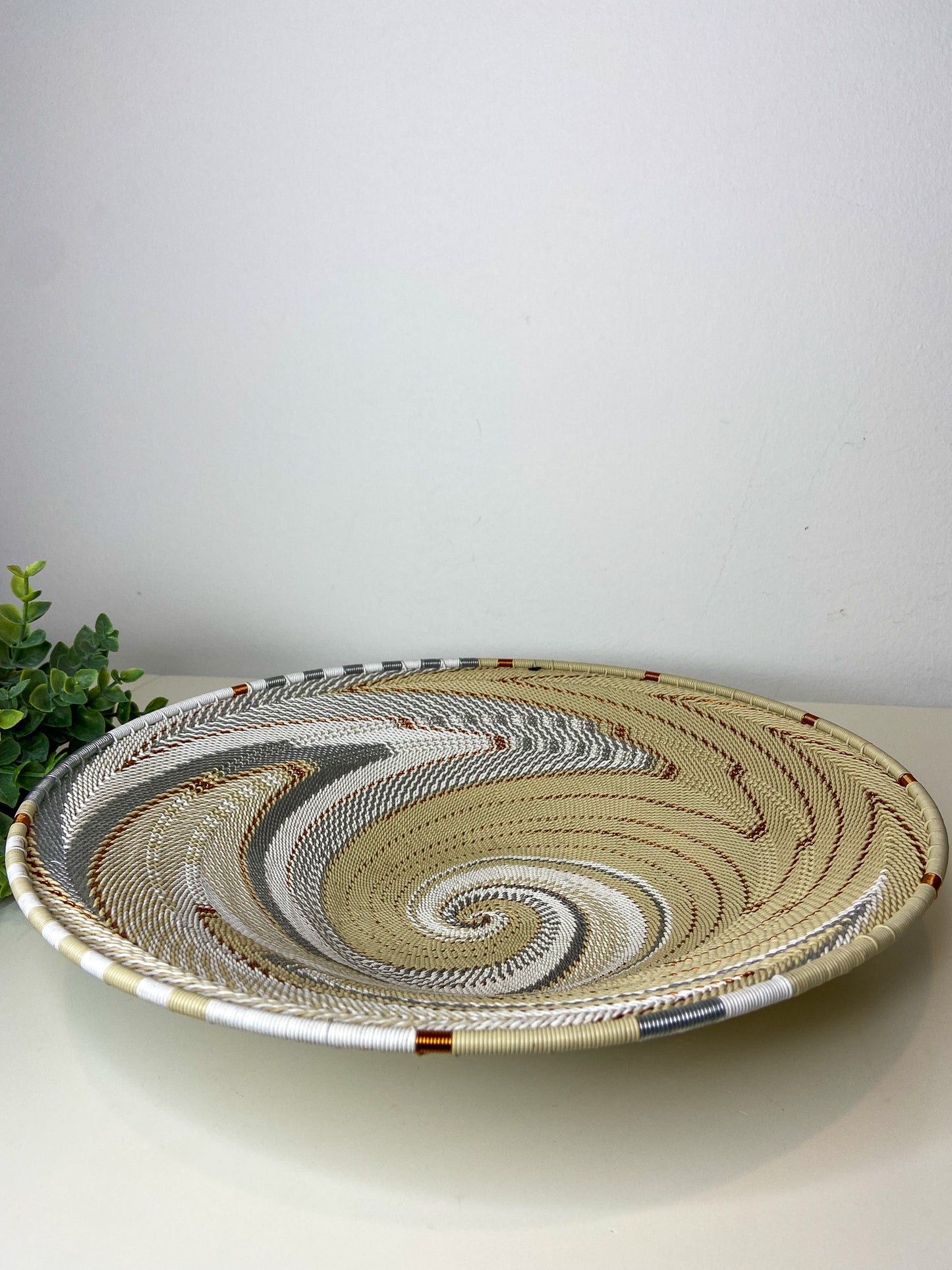 Medium Open V Telephone Wire Plate - African Ivory