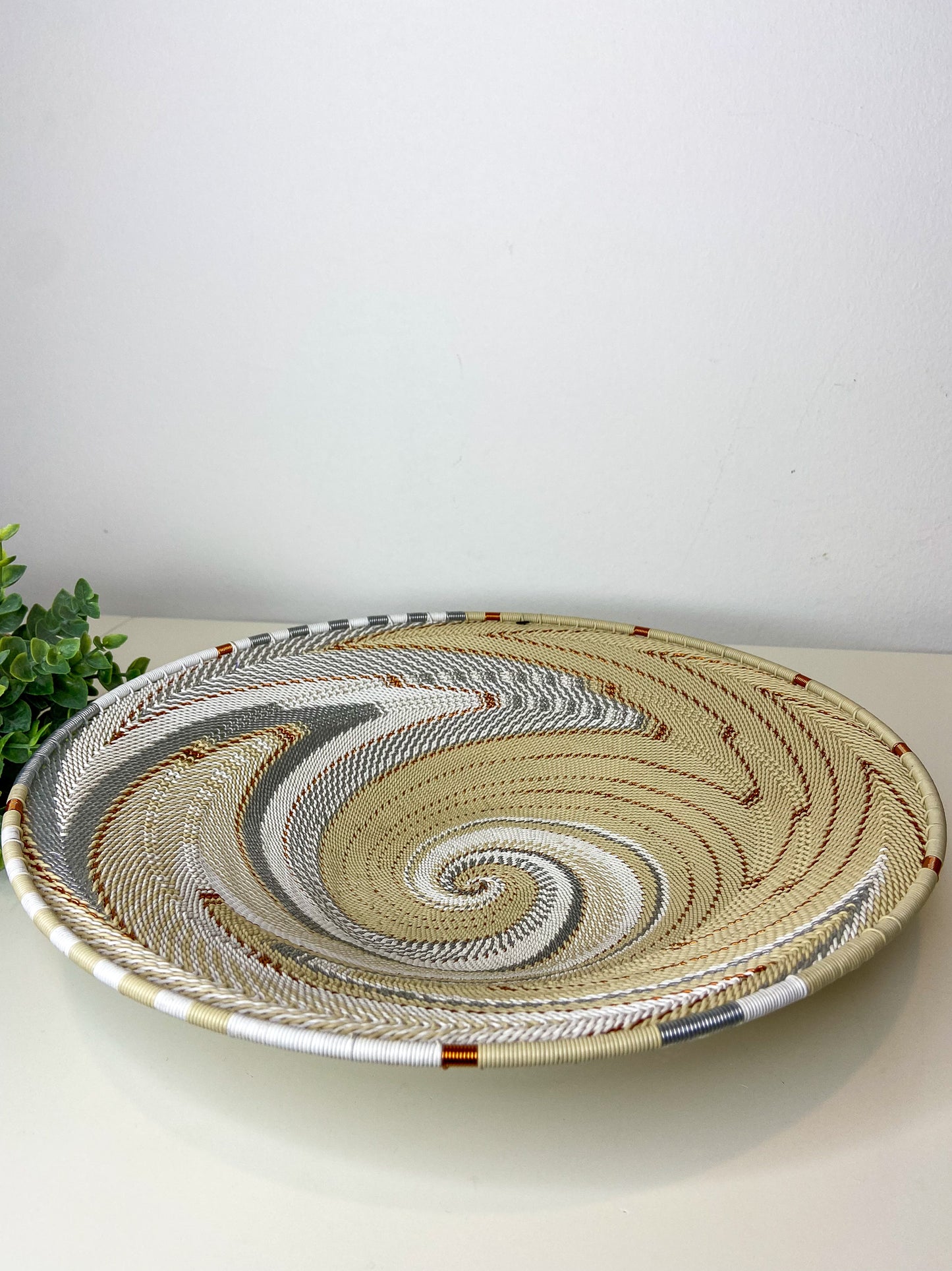 Medium Open V Telephone Wire Plate - African Ivory
