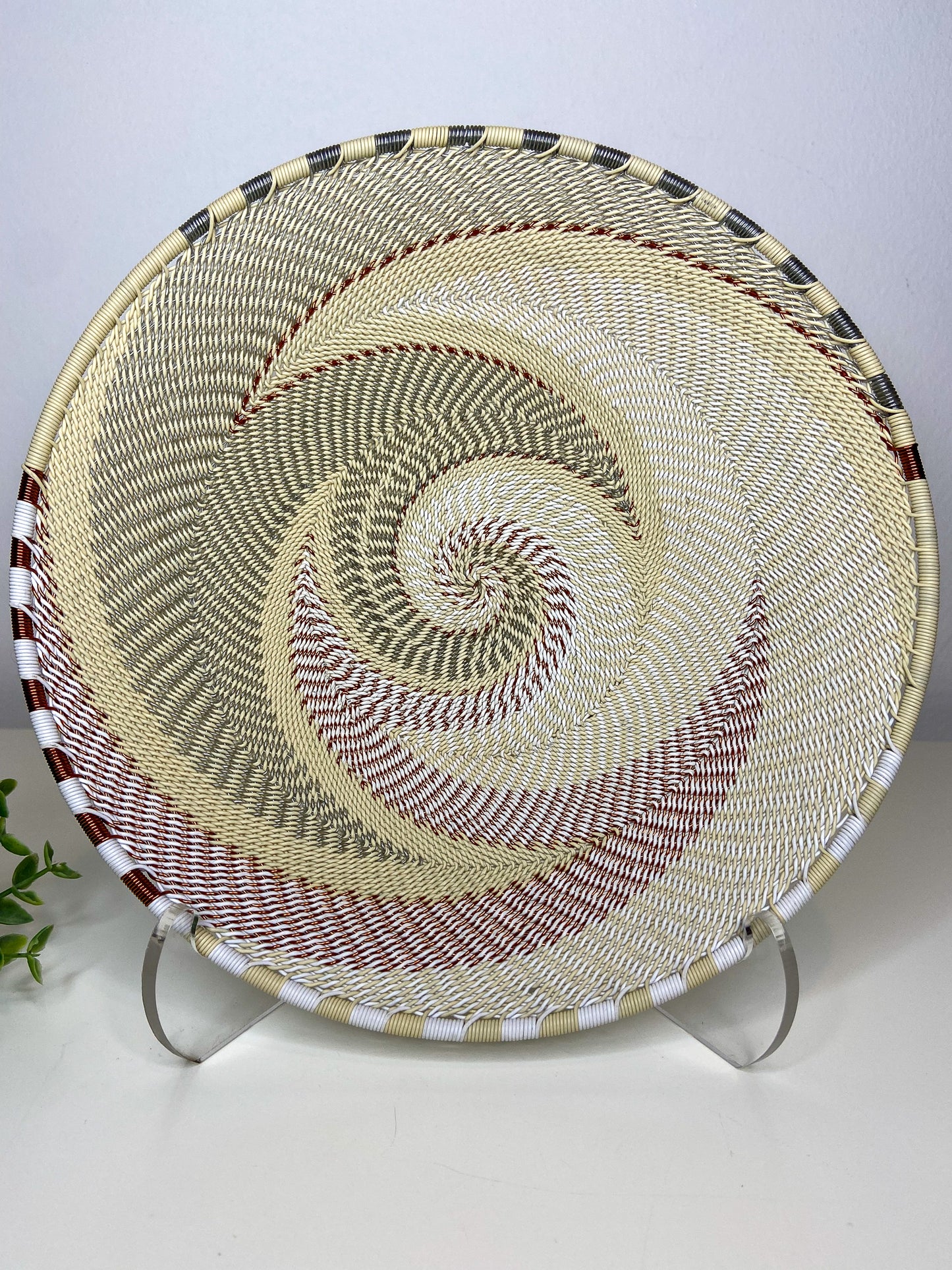 Medium Open V Telephone Wire Plate - African Ivory