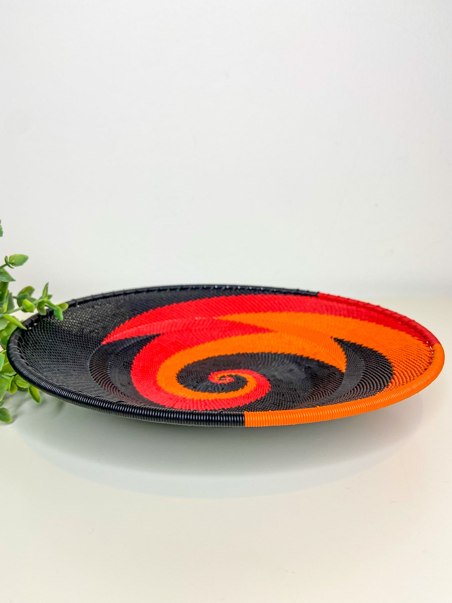 Medium Open V Telephone Wire Plate - African Silhouette