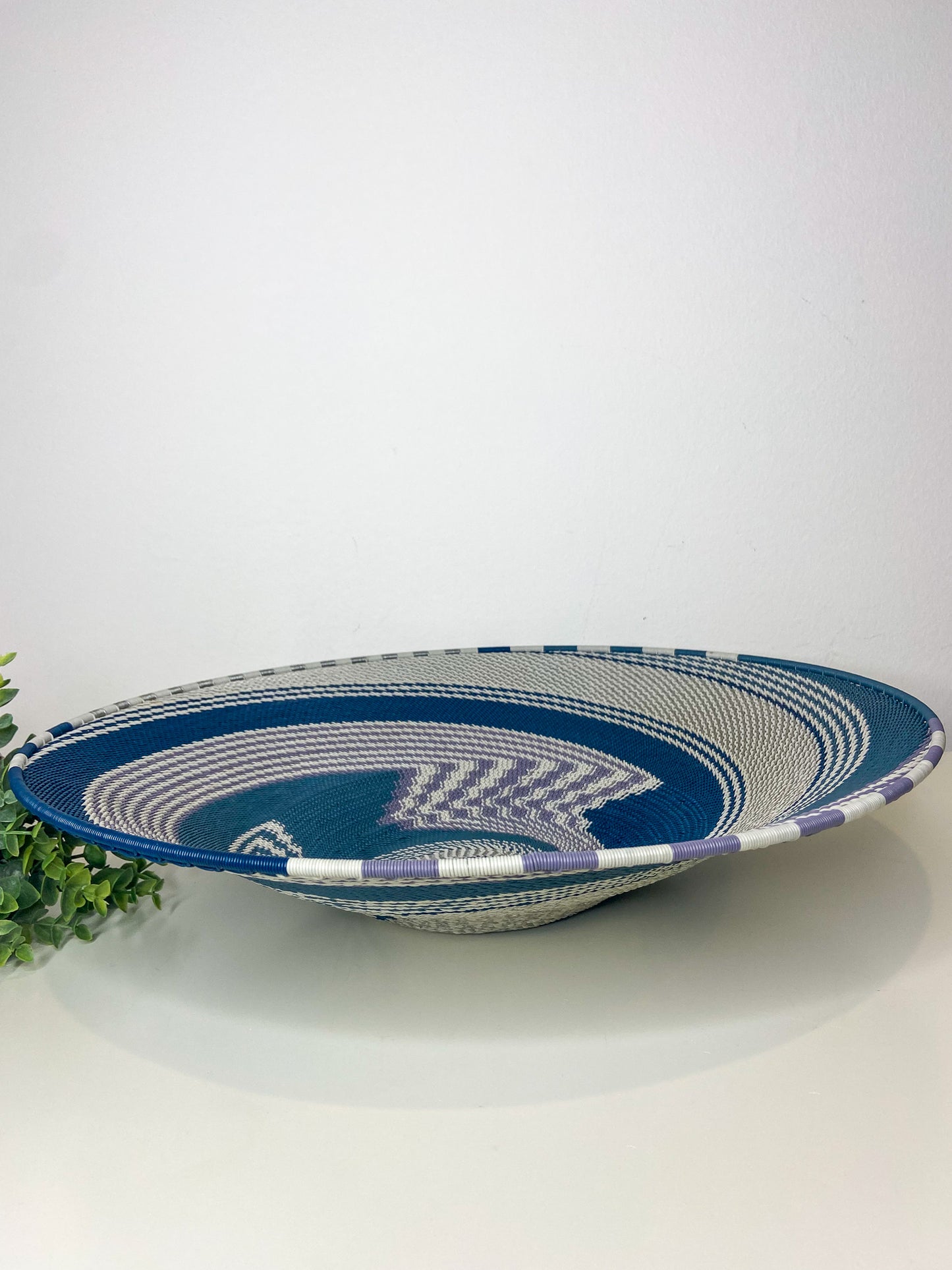 Extra Large Open V Telephone Wire Plate - African Winter