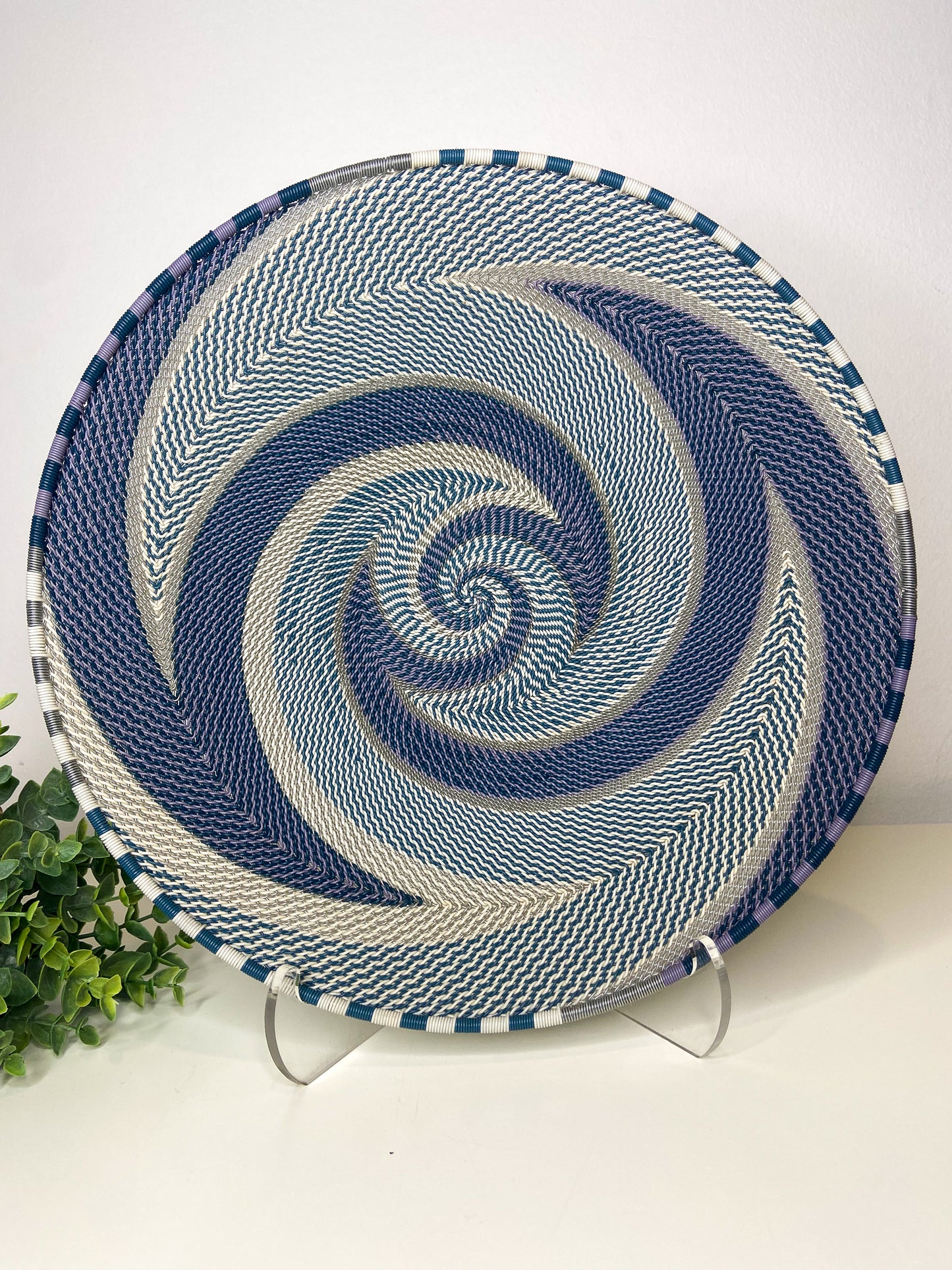 Large Open V Telephone Wire Plate - African Winter
