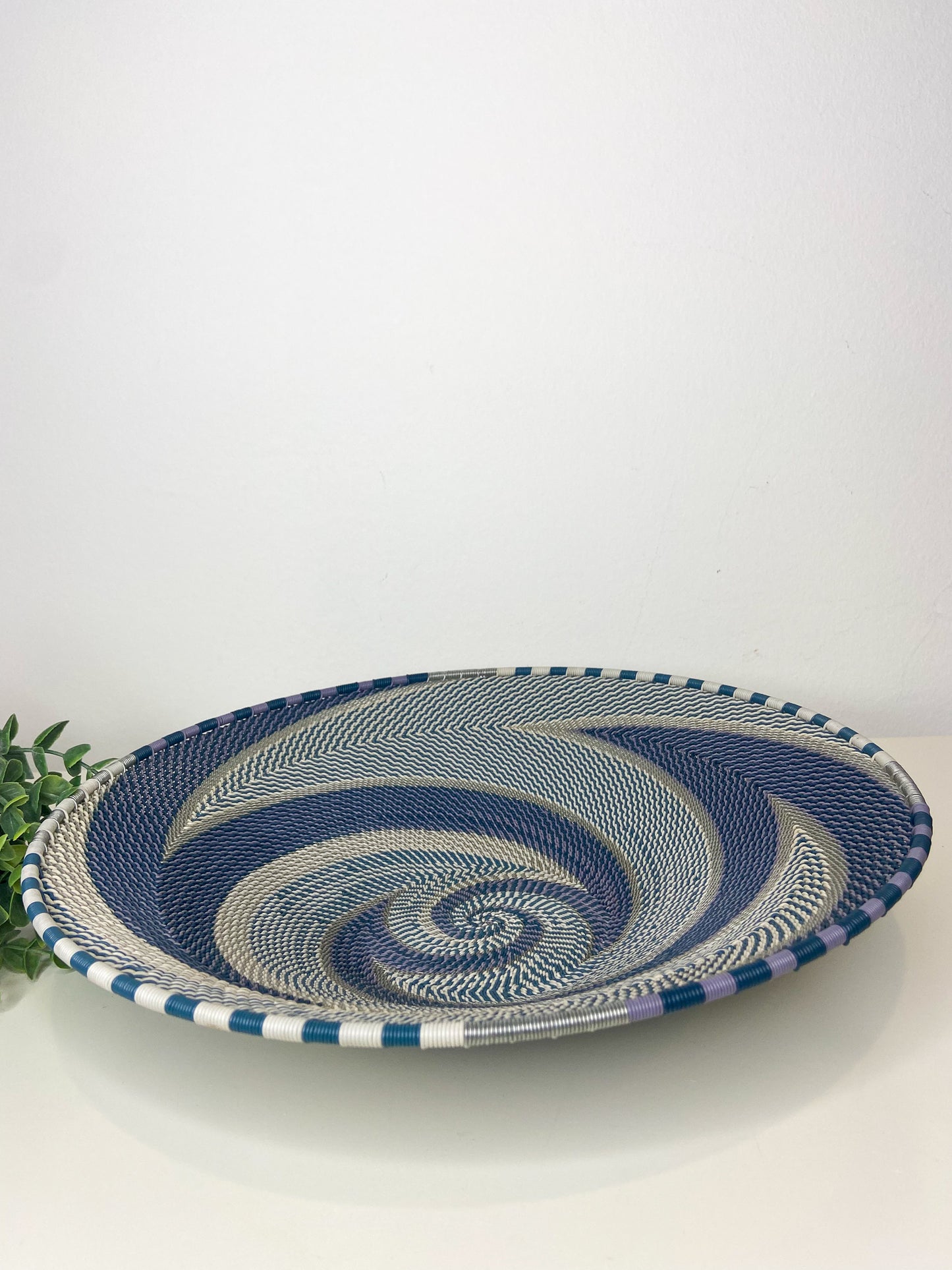 Medium Open V Telephone Wire Plate - African Winter