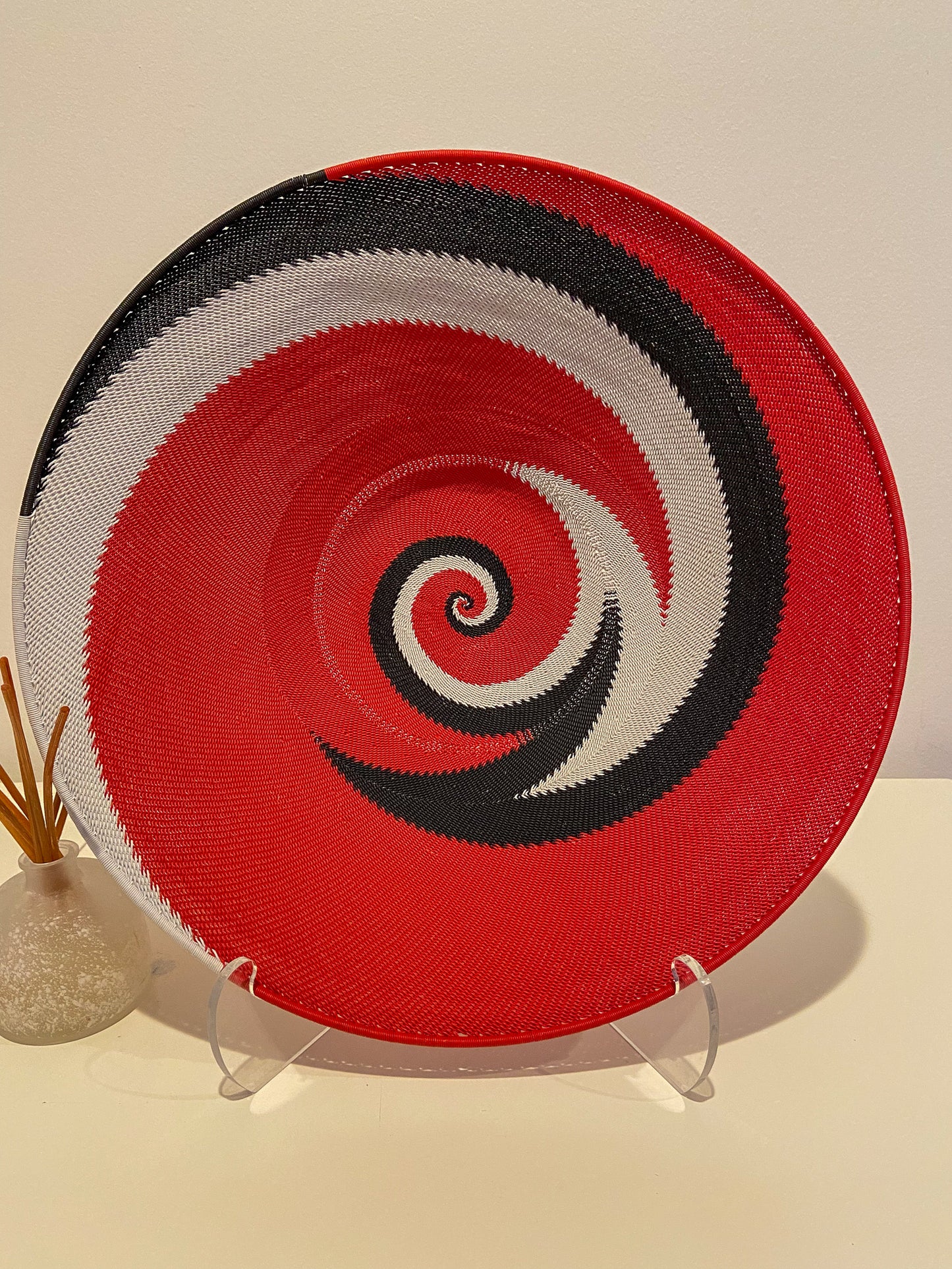Large Open V Telephone Wire Plate - Red & White